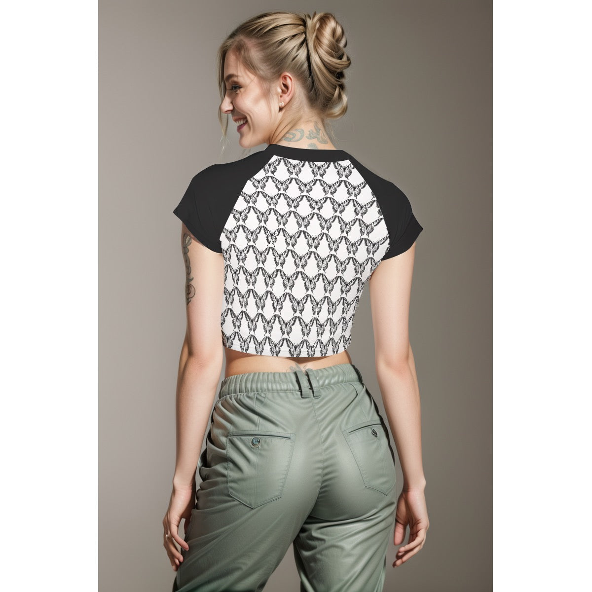 Butterfly Collection Women's Raglan Cropped T-shirt